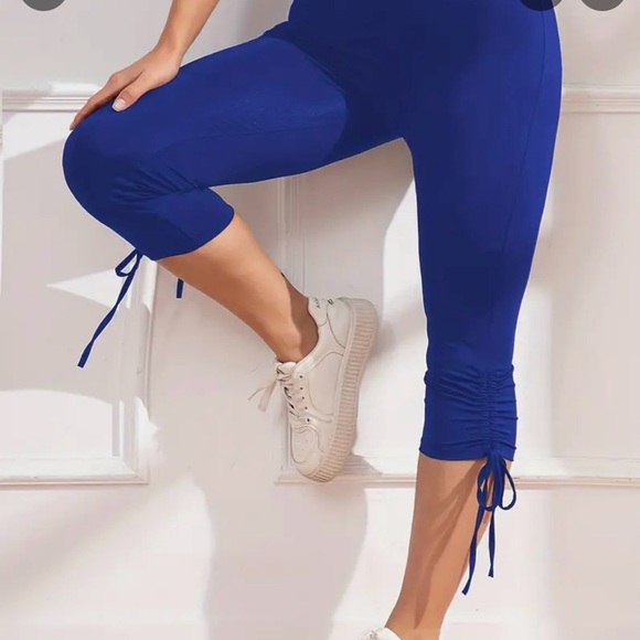 Capri pants - Picture 2 of 2